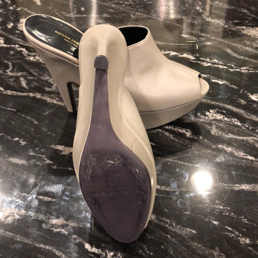 Shoes - Picture 2 of 5